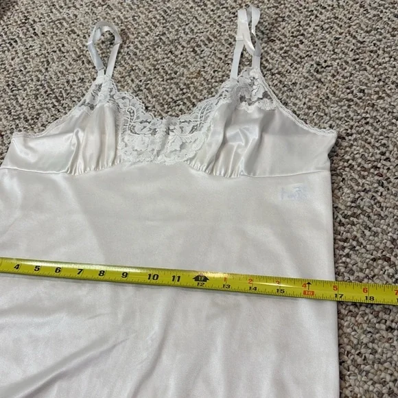 Vanity Fair White Nylon Dress Slip Y2K - Picture 8 of 9